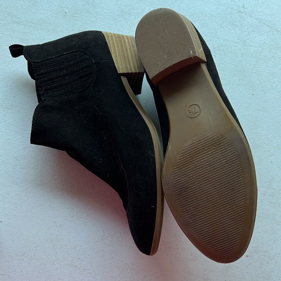 Suede booties - Picture 3 of 3